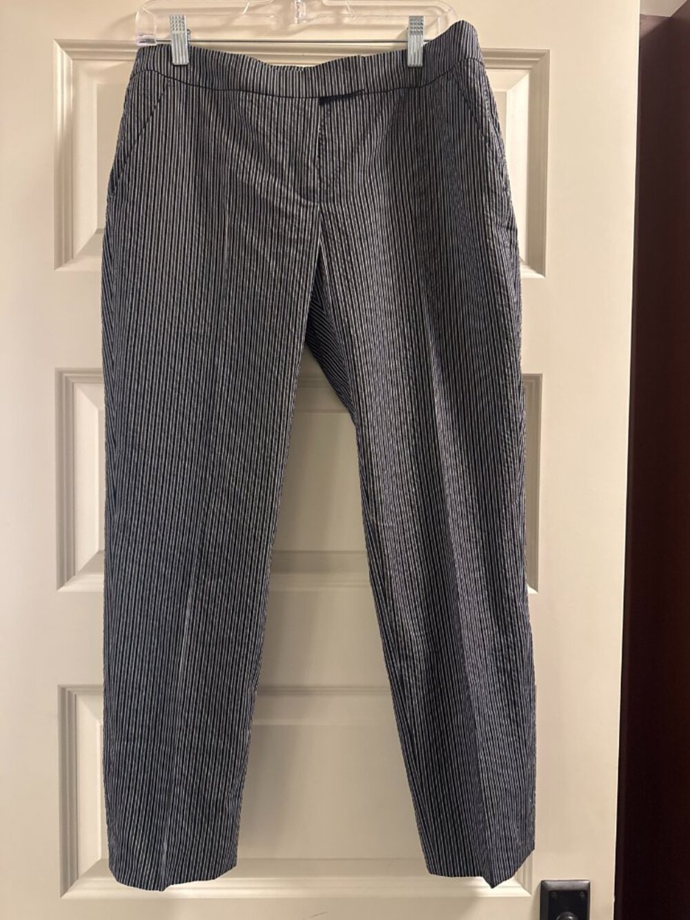 Akris Punto Black White Pinstripe Seersucker Ankle Pants US 6